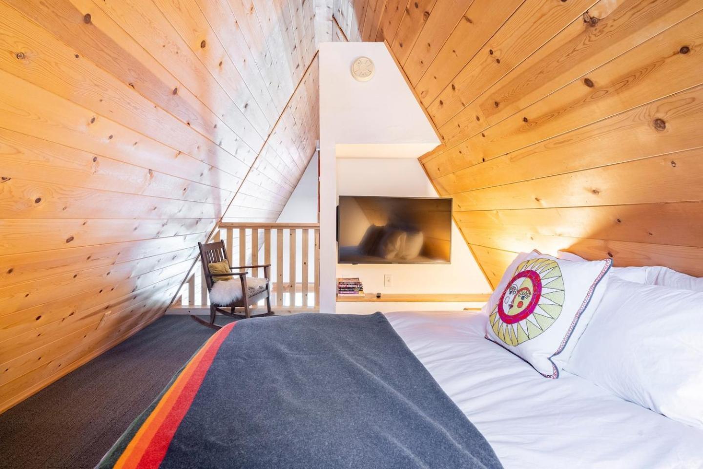 Dog Friendly A-frame Hot Tub Nature Views * Idyllwild