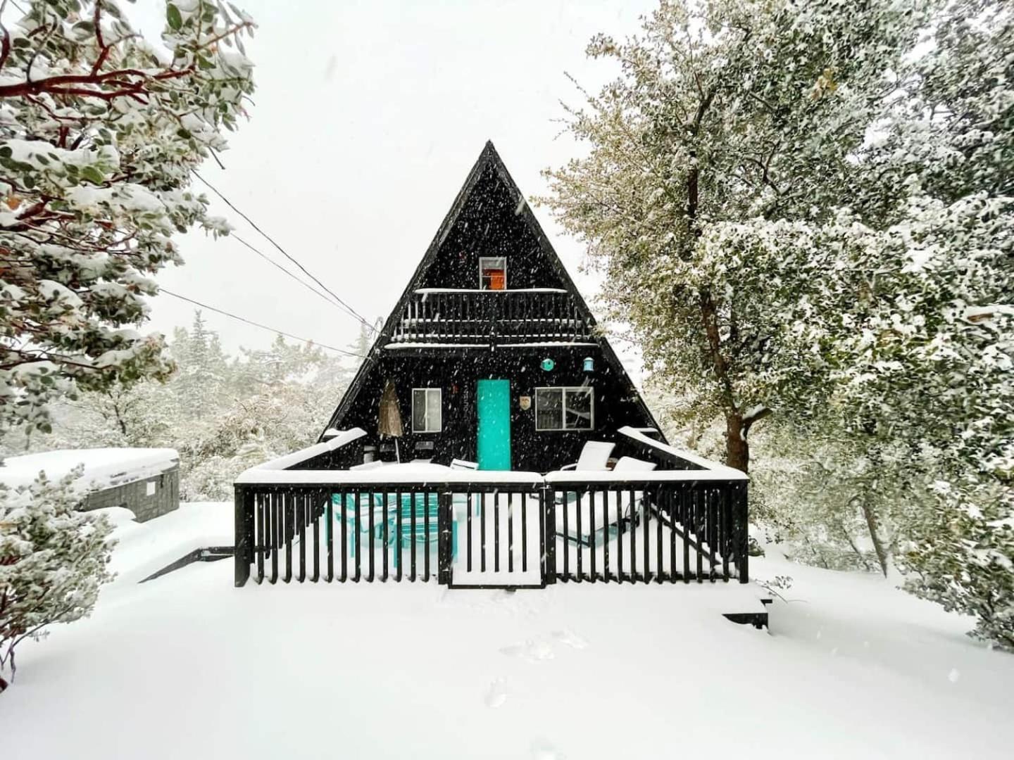 Dog Friendly A-frame Hot Tub Nature Views Holiday home *