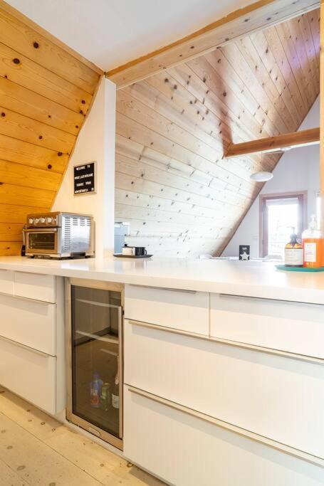 Dog Friendly A-frame Hot Tub Nature Views * Idyllwild