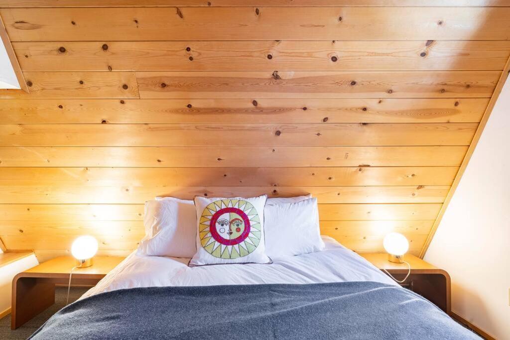 Holiday home Dog Friendly A-frame Hot Tub Nature Views Idyllwild