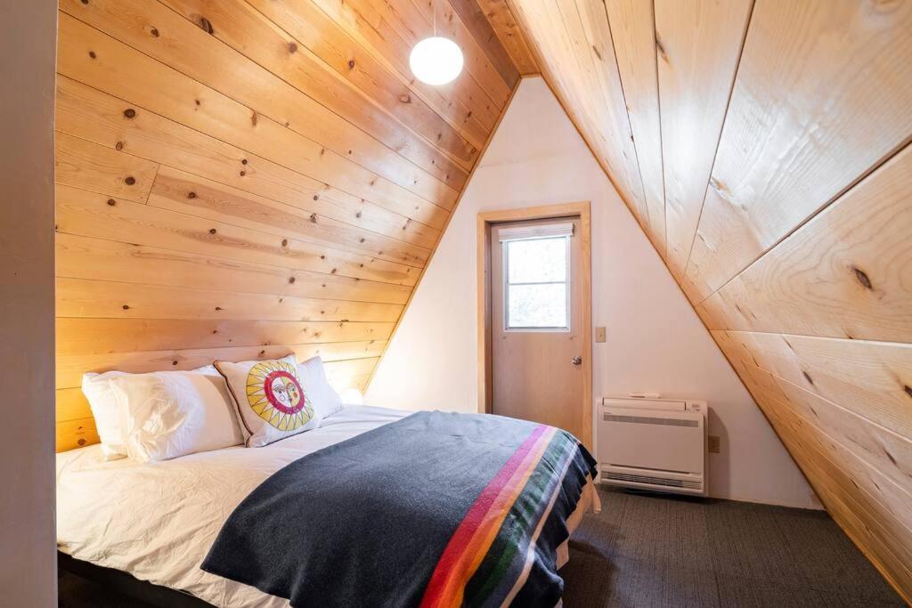 Dog Friendly A-frame Hot Tub Nature Views *