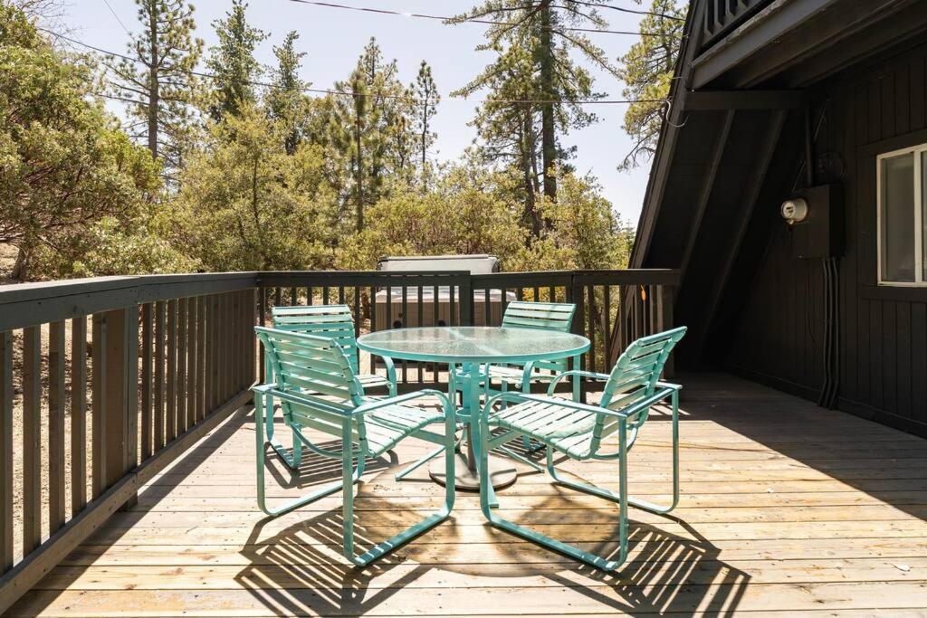 Dog Friendly A-frame Hot Tub Nature Views Holiday home Idyllwild