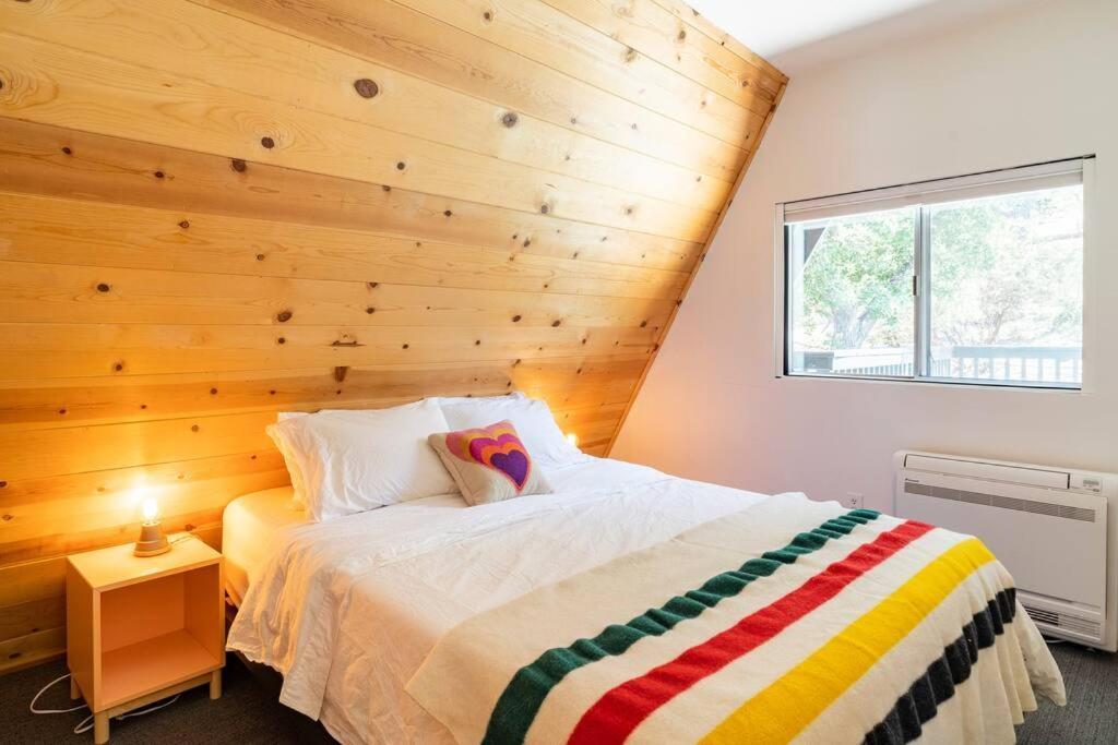 Dog Friendly A-frame Hot Tub Nature Views Holiday home *